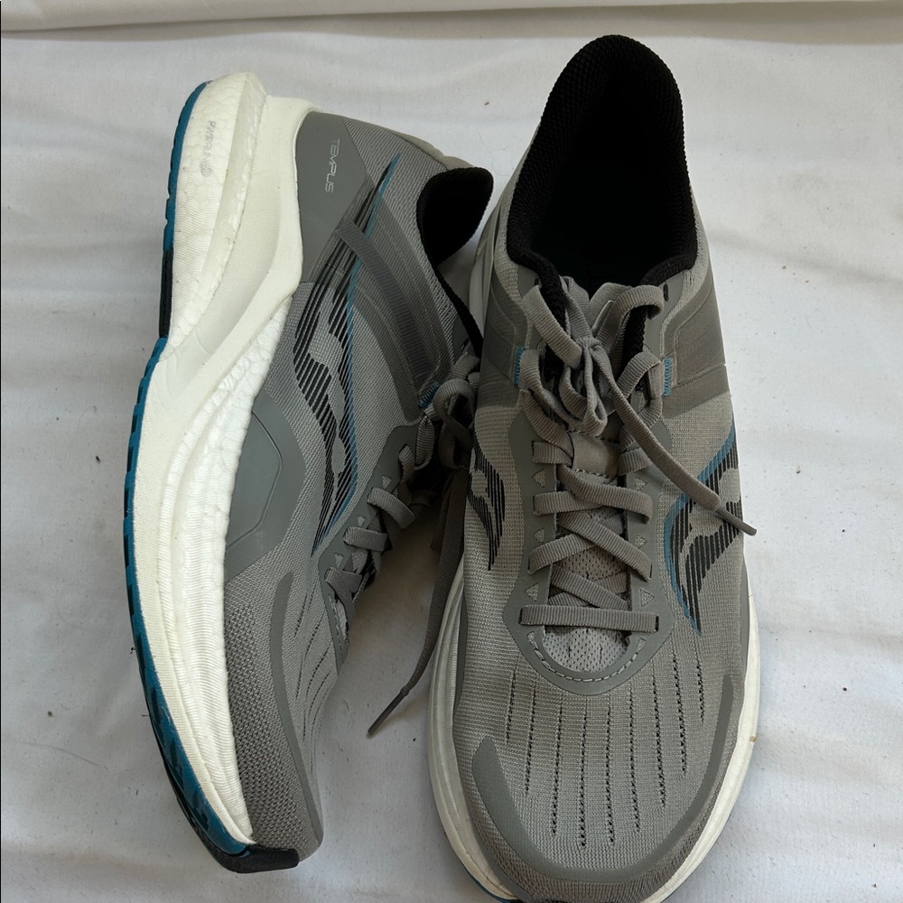 Saucony Men's Tempus Sneakers